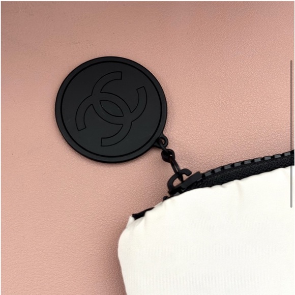 ‼️SALE‼️New Chanel Puffy Travel Cosmetic Bag - Picture 2 of 8